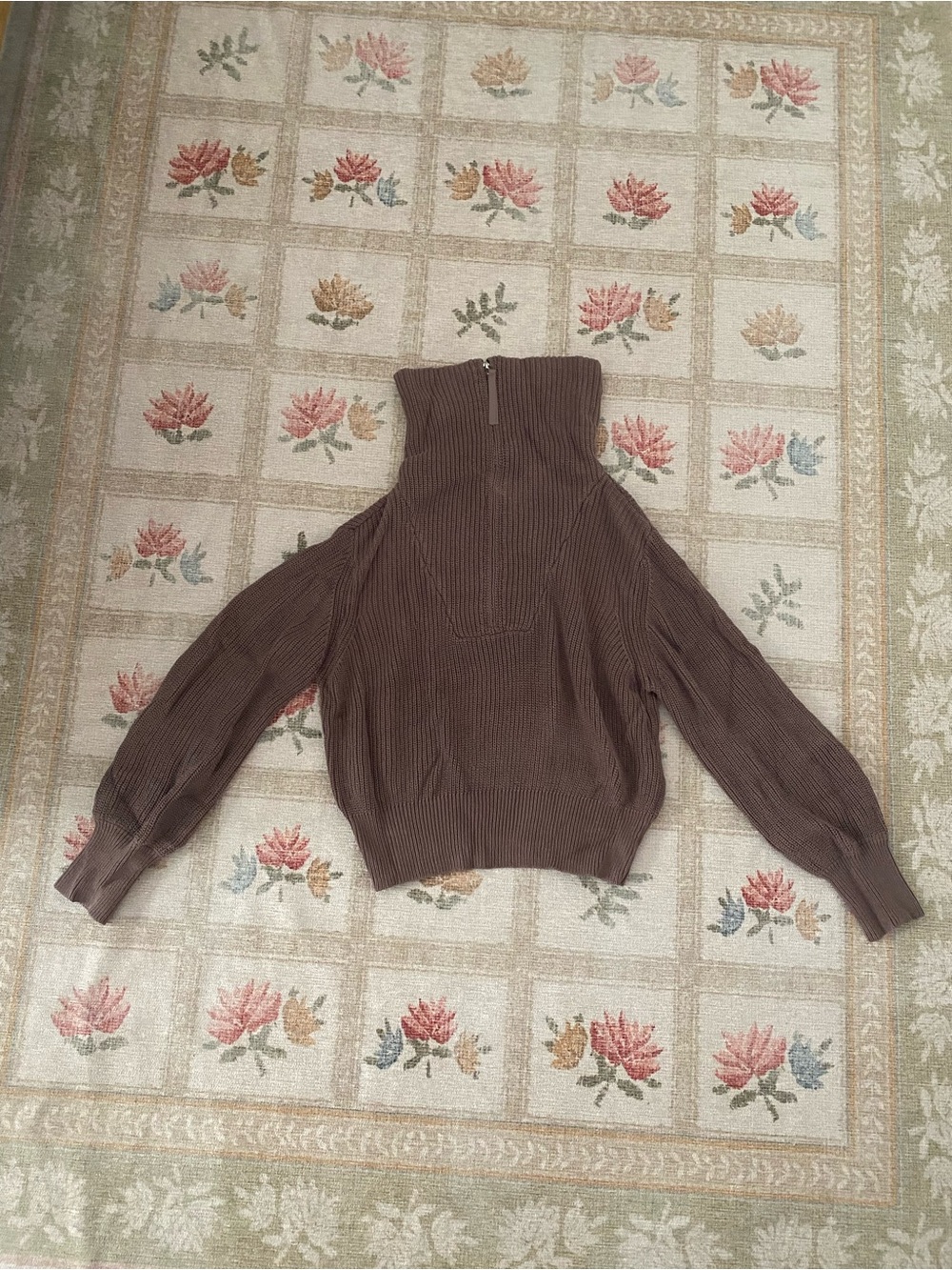 Lillusory Brown zip up sweater